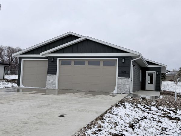 1002 S 6th Ave, Rock Rapids, IA 51246