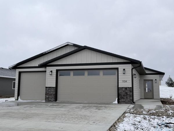 1104 S 6th Ave., Rock Rapids, IA 51246