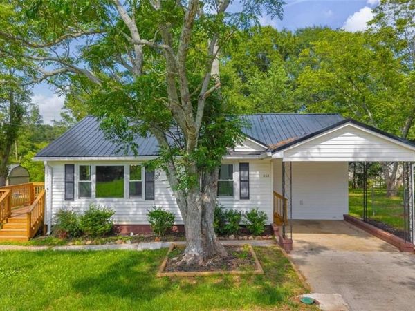 266 Randall Street , Lavonia, GA 30553