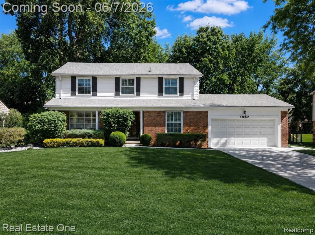 1962 Canary Court, Troy, MI 48084 Main Photo