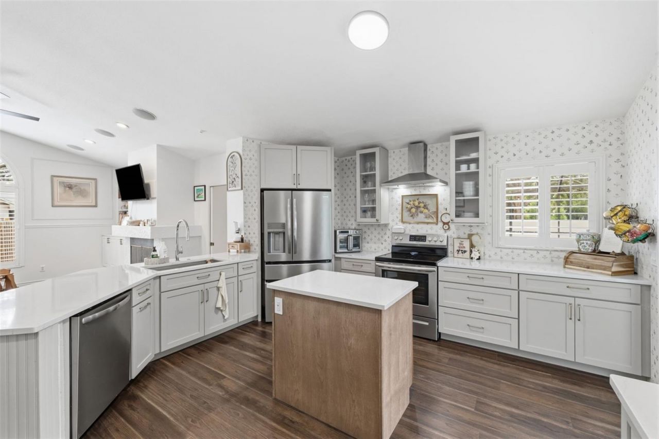 1521 Waterwood Drive, Lutz, FL 33559 Photo