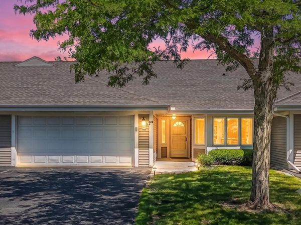 11014 MEQUON SQUARE DRIVE, Mequon, WI 53092