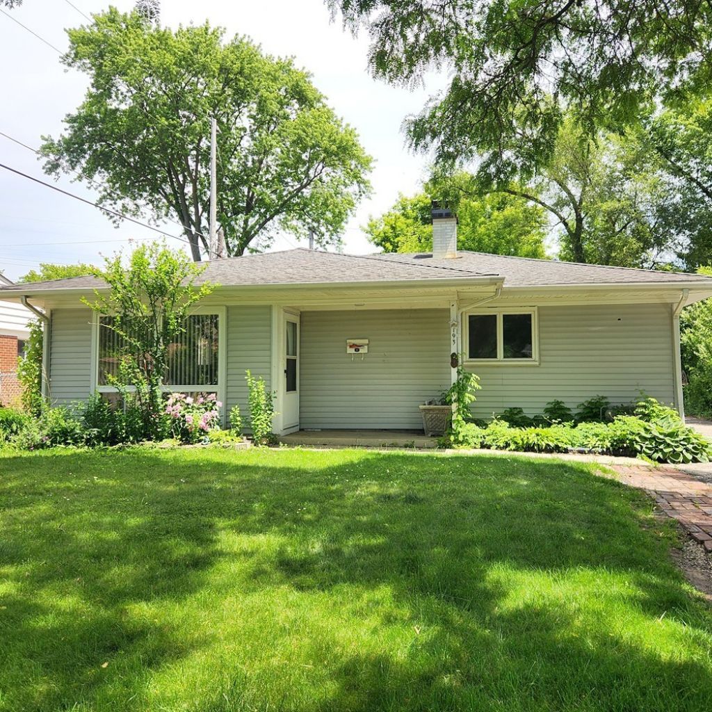 193 E Dennis Road, Wheeling, IL 60090 Main Photo