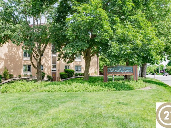 2420 W Talcott Road , Unit 211, Park Ridge, IL 60068