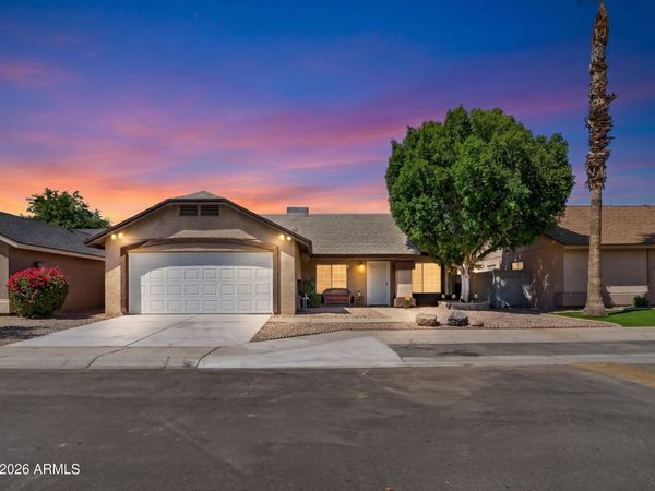 10252 W COLTER Street, Glendale, AZ 85307