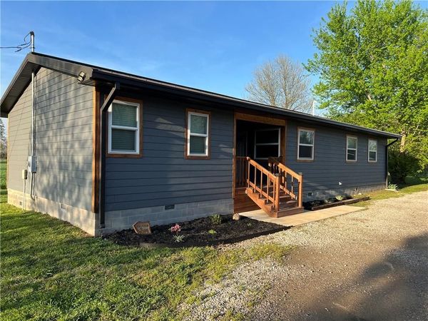 380 S 190th Street, Pittsburg, KS 66762