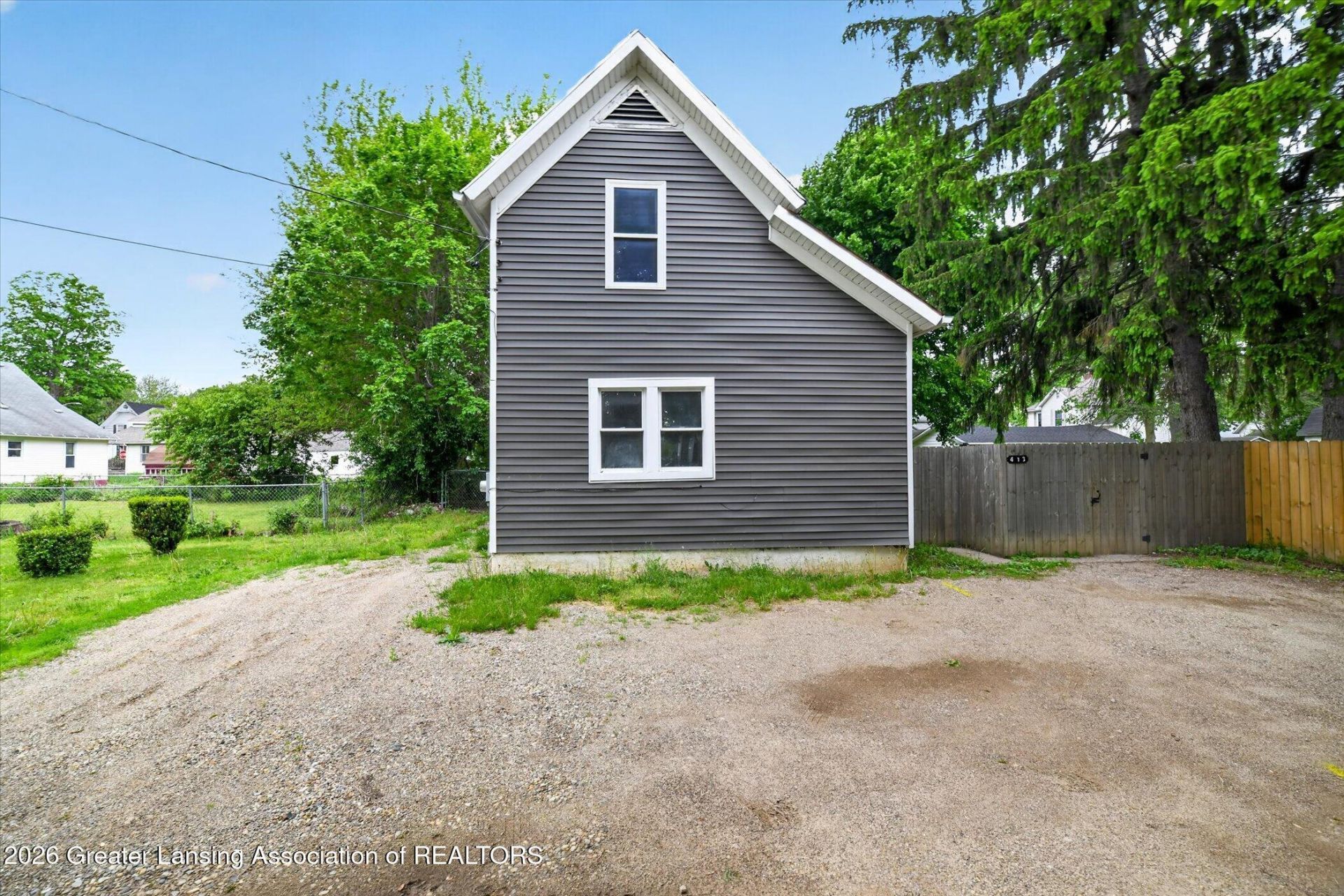 413 Laverock Alley, Owosso, MI 48867 Main Photo