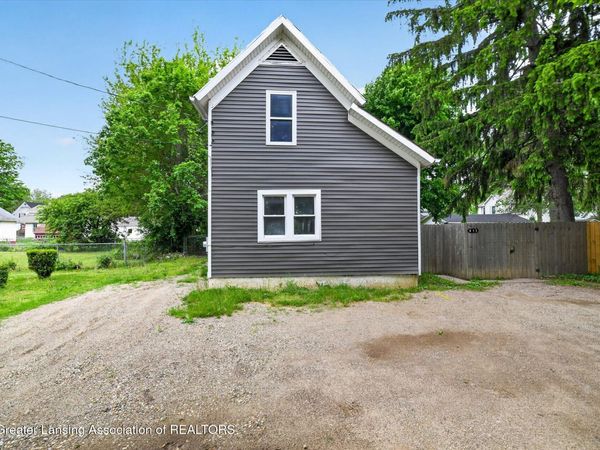 413 Laverock Alley, Owosso, MI 48867
