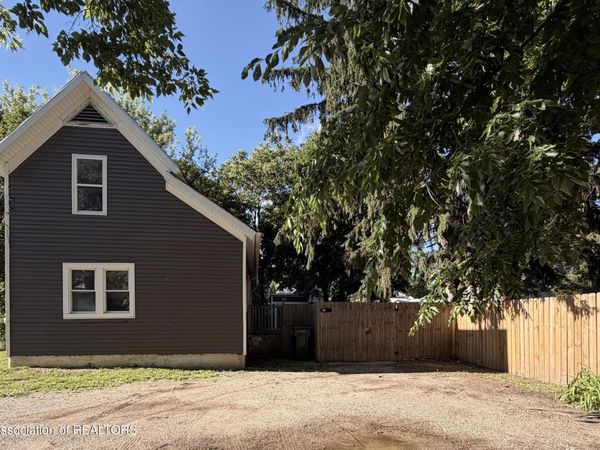 413 Laverock Alley, Owosso, MI 48867