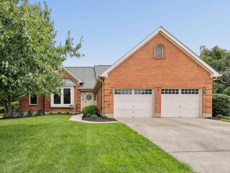 216 Breezy Vista, Reading, OH 45215 Photo 1