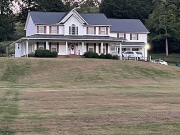 420 Long Branch Rd , Lawrenceburg, TN 38464