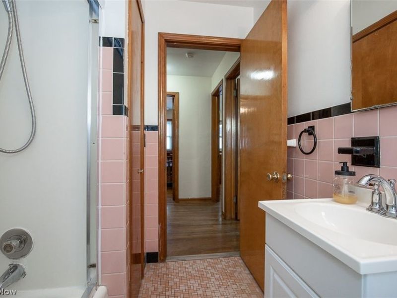 6602 Brownfield Drive, Parma, OH 44129 Photo 14