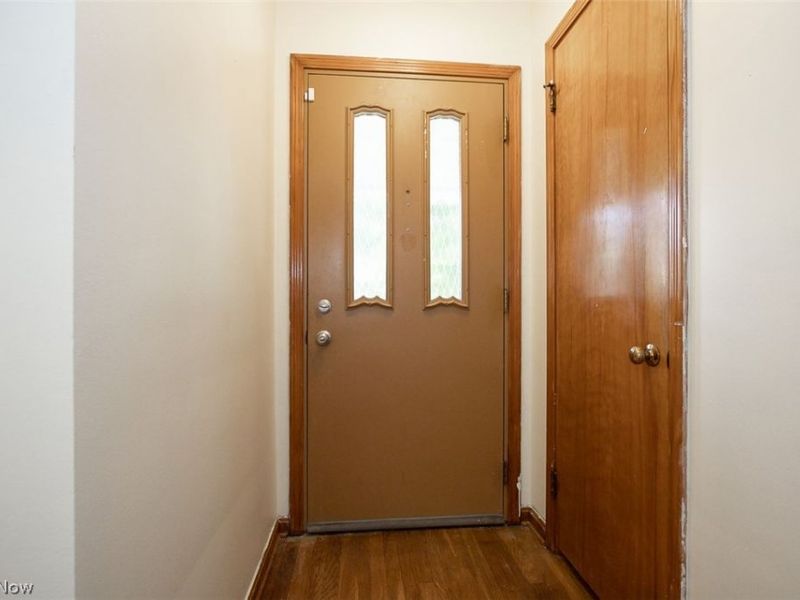 6602 Brownfield Drive, Parma, OH 44129 Photo 2