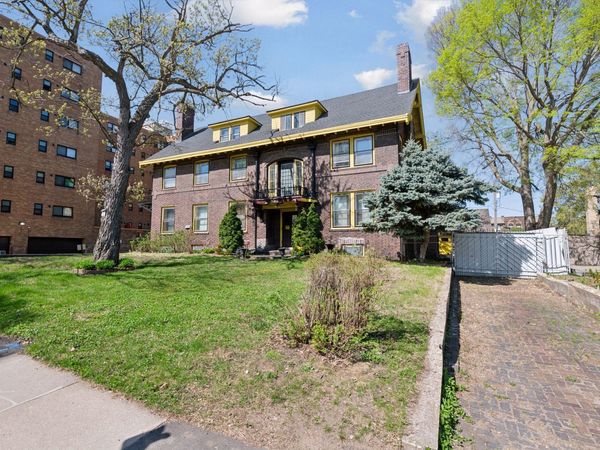 2110 1st Avenue S, Minneapolis, MN 55404