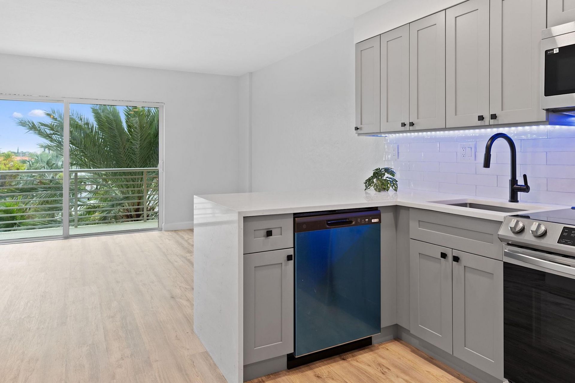 2900 NE 30th Street, Unit  5d, Fort Lauderdale, FL 33306 Photo