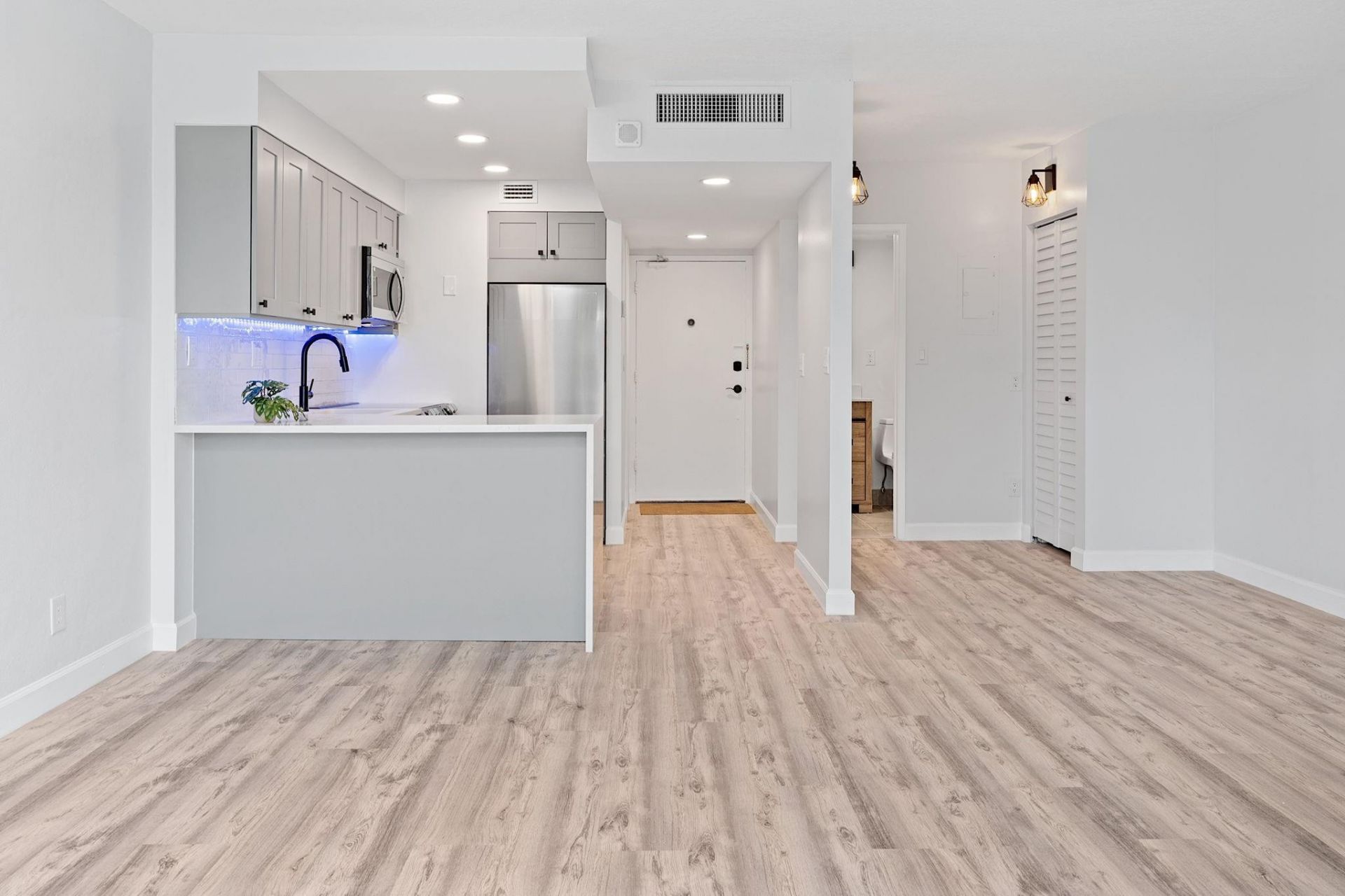 2900 NE 30th Street, Unit  5d, Fort Lauderdale, FL 33306 Photo