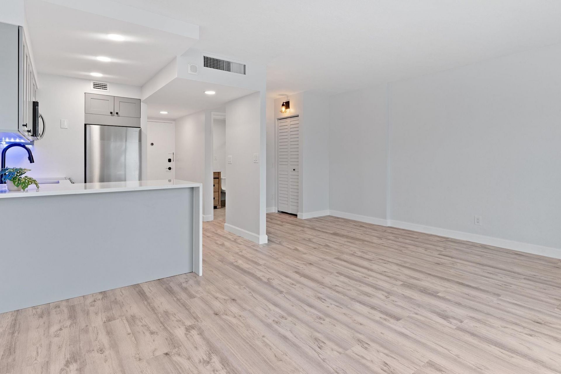 2900 NE 30th Street, Unit  5d, Fort Lauderdale, FL 33306 Photo