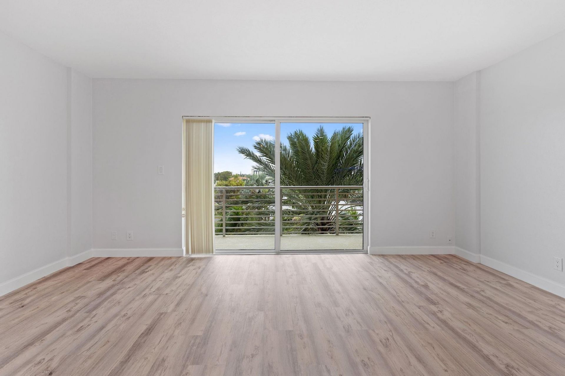2900 NE 30th Street, Unit  5d, Fort Lauderdale, FL 33306 Photo