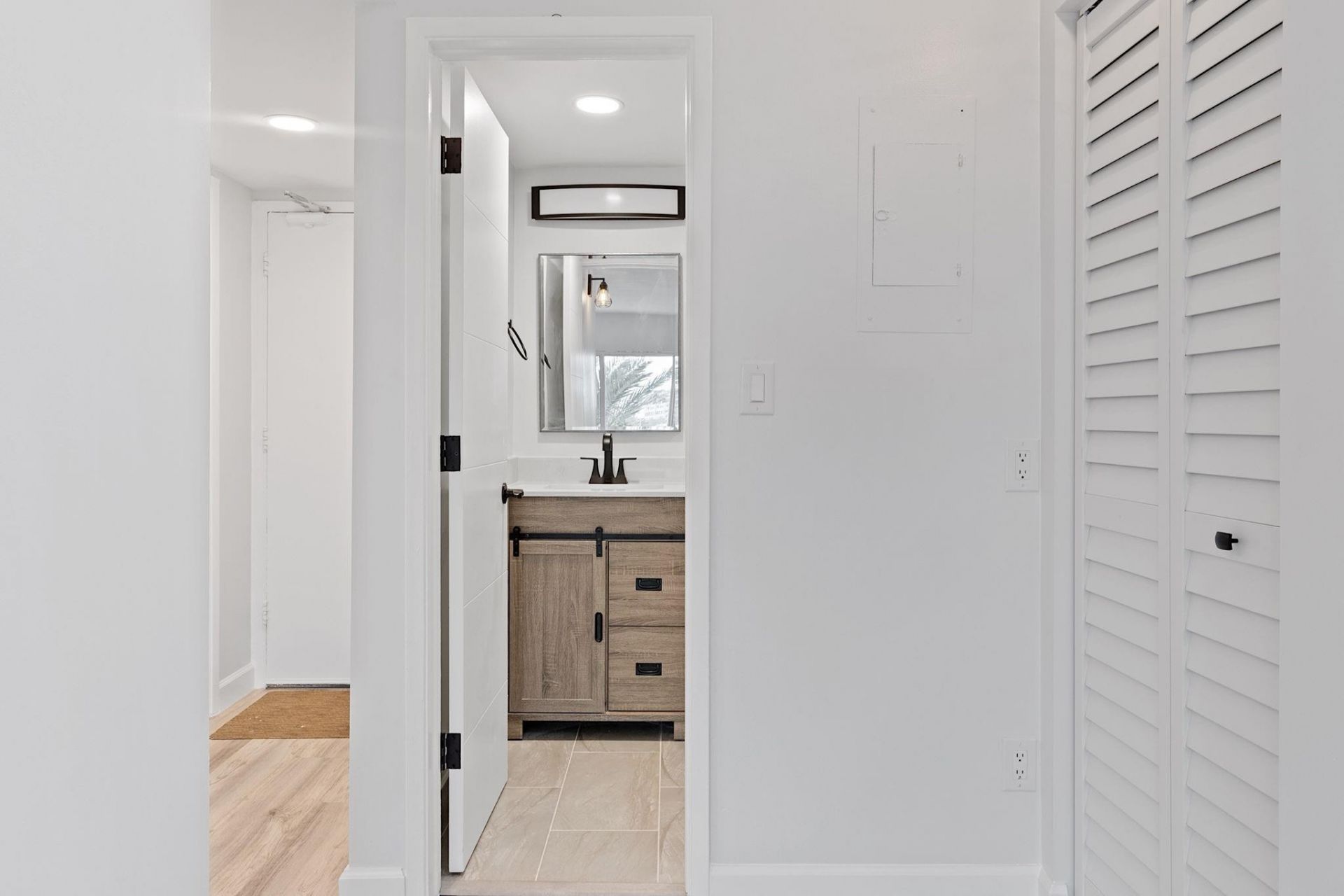 2900 NE 30th Street, Unit  5d, Fort Lauderdale, FL 33306 Photo