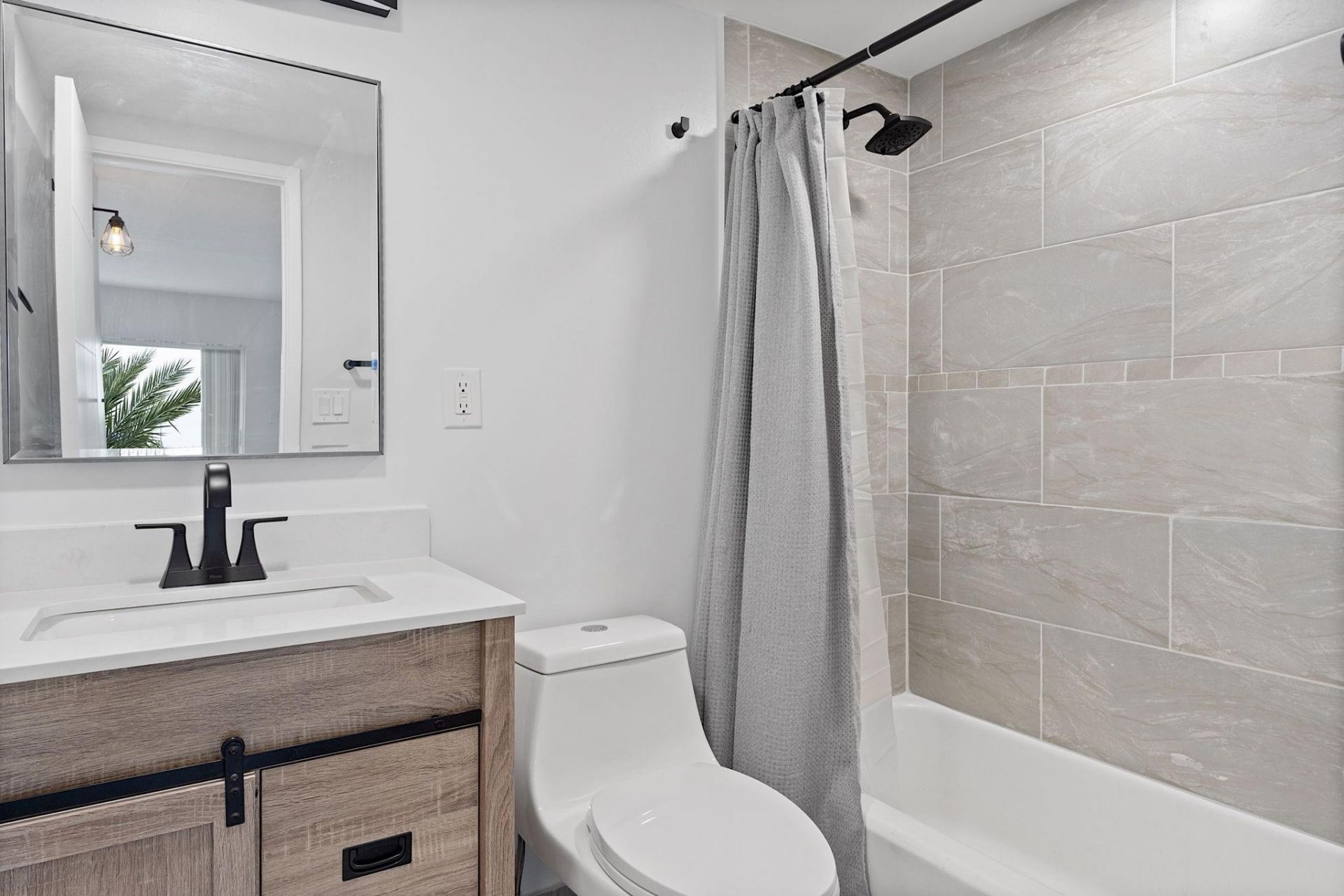 2900 NE 30th Street, Unit  5d, Fort Lauderdale, FL 33306 Photo