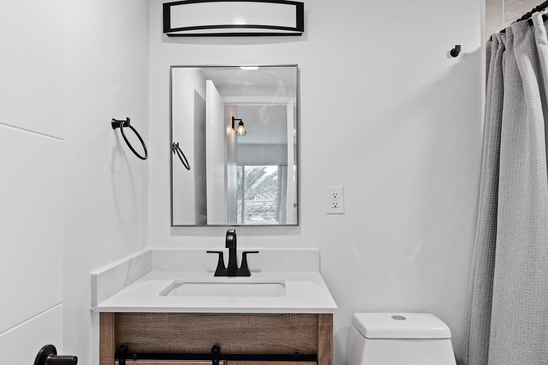 2900 NE 30th Street, Unit  5d, Fort Lauderdale, FL 33306 Photo