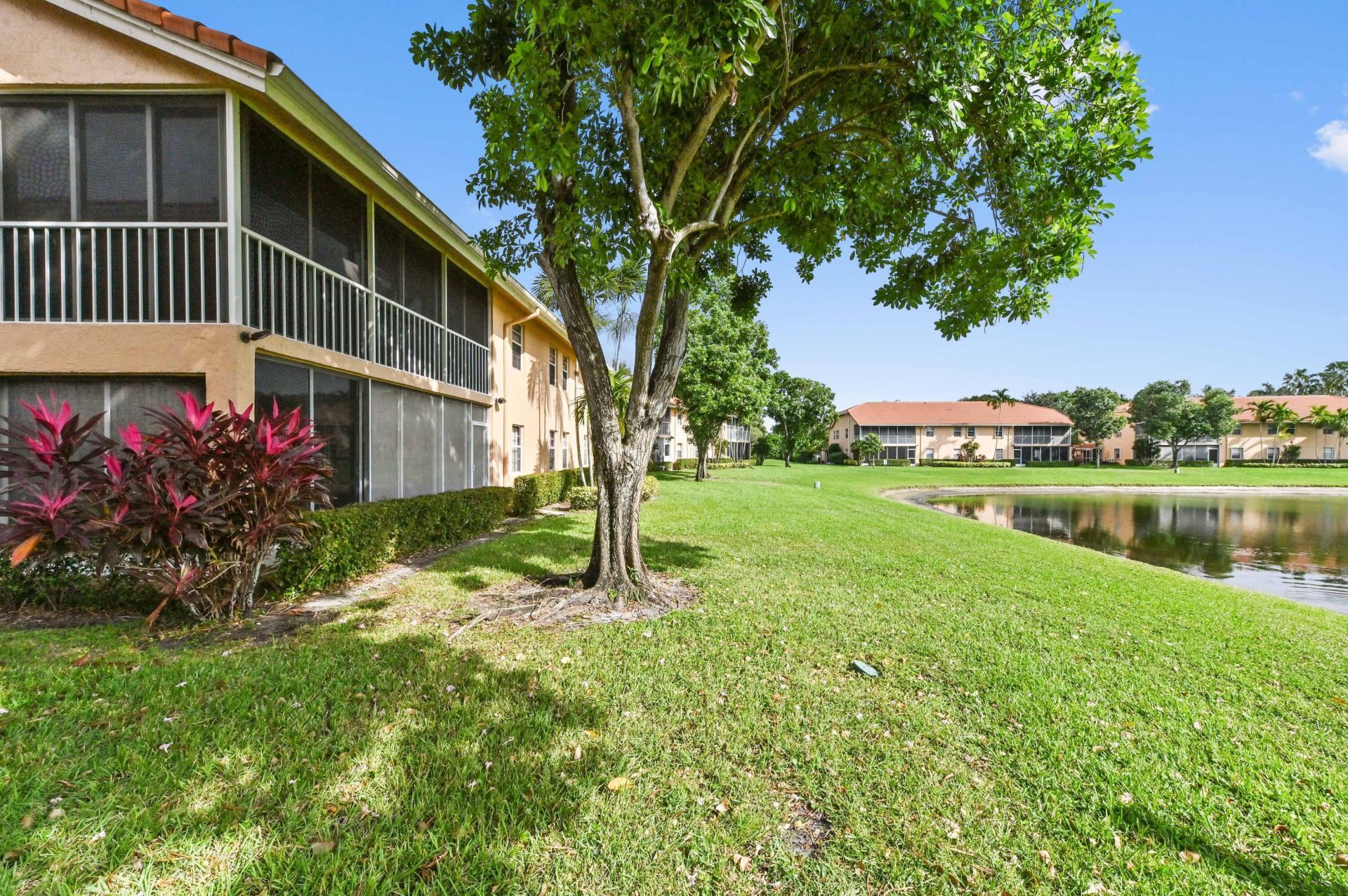 9553 Shadybrook Drive, Unit 202, Boynton Beach, FL 33437 Photo