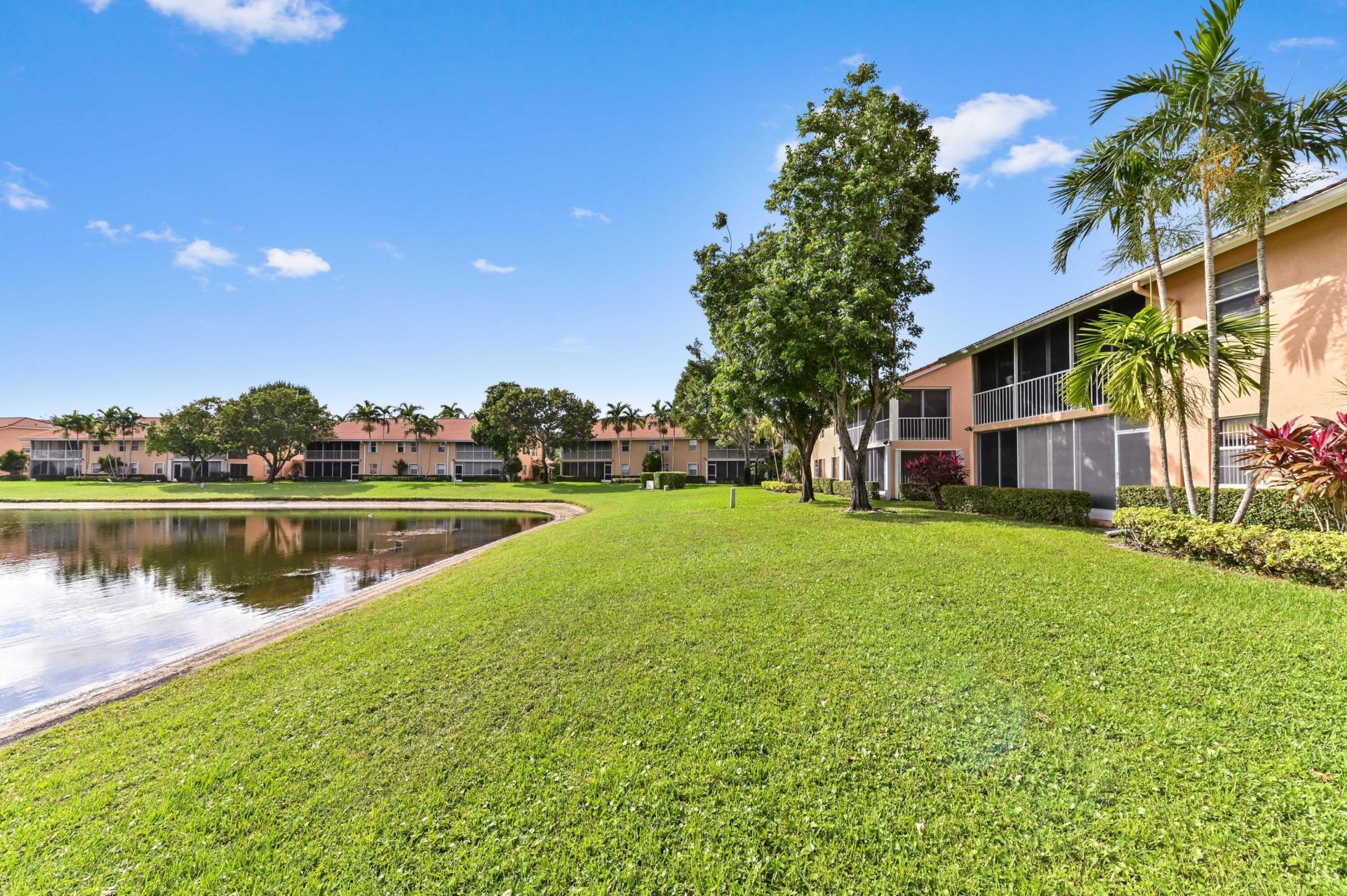 9553 Shadybrook Drive, Unit 202, Boynton Beach, FL 33437 Photo