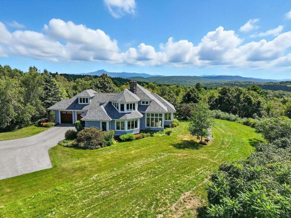 699 Nob Hill Road, Williston, VT 05495