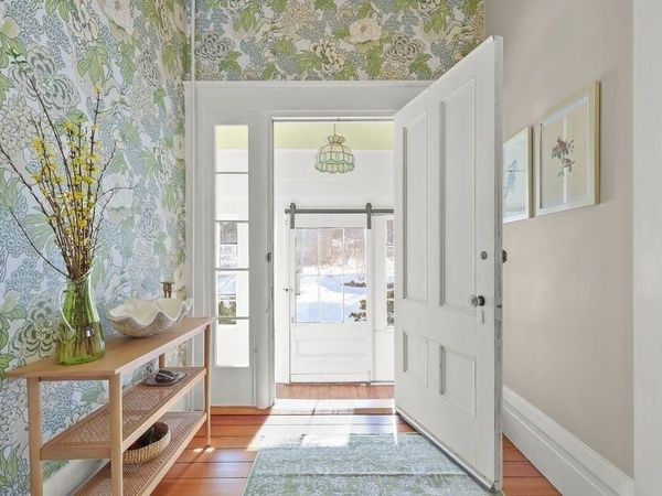 710 County Rd, Bourne, MA 02559