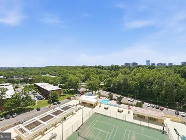 4500 S FOUR MILE RUN DRIVE, Unit 821, ARLINGTON, VA 22204