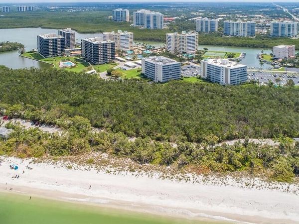 3 Bluebill AVE, Unit 205, NAPLES, FL 34108