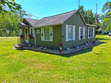 66205 94th Avenue, Dowagiac, MI 49047