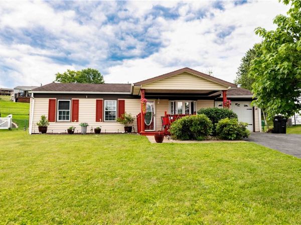 652 Westchester Dr , North Huntingdon, PA 15642