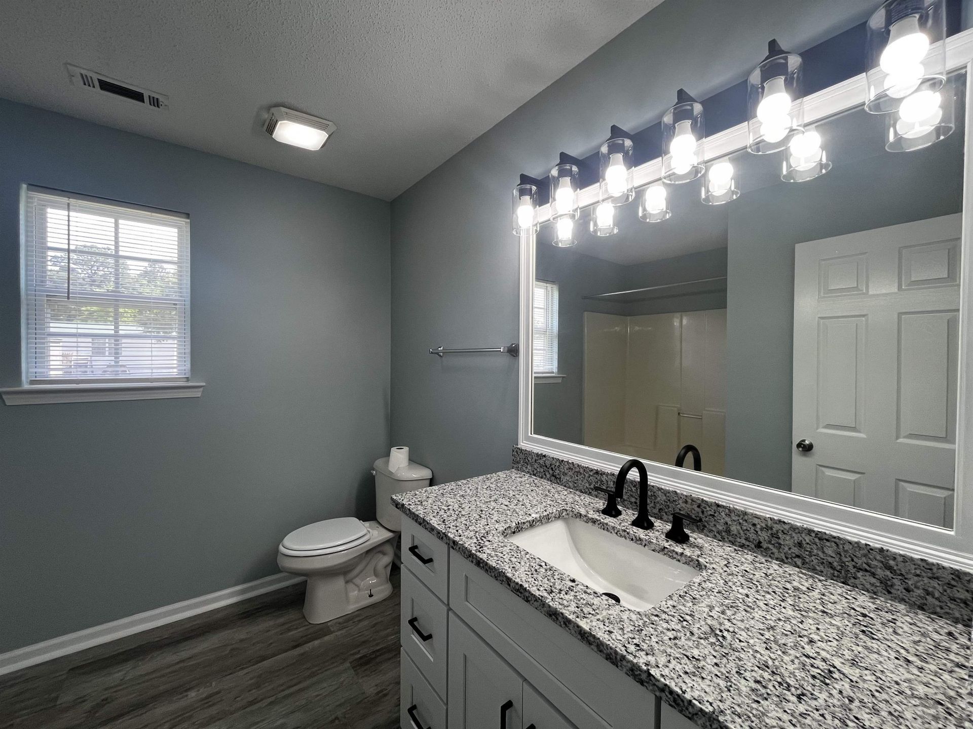 1204 Midvale Dr.  Photo 10