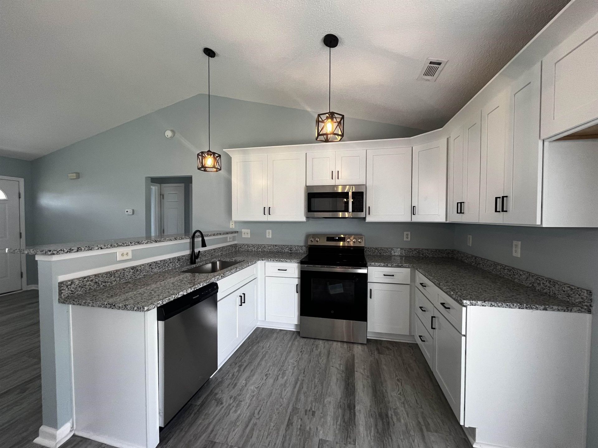1204 Midvale Dr.  Photo 7