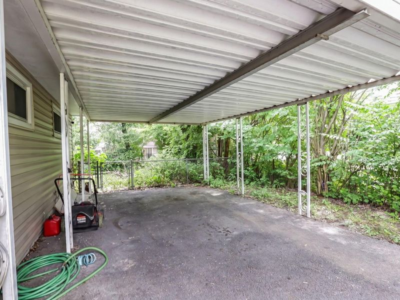 2376 Marcia Drive , Columbus, OH 43211 Photo 32
