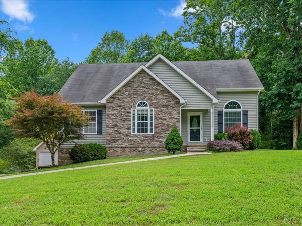 506 Daugherty Ln , Burns, TN 37029