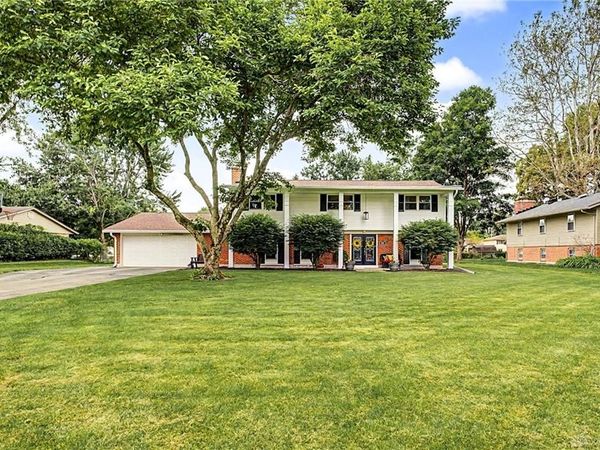 846 New England Avenue, Centerville, OH 45429