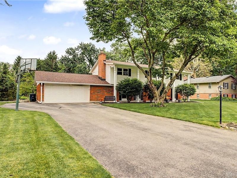 846 New England Avenue, Centerville, OH 45429 Photo 2
