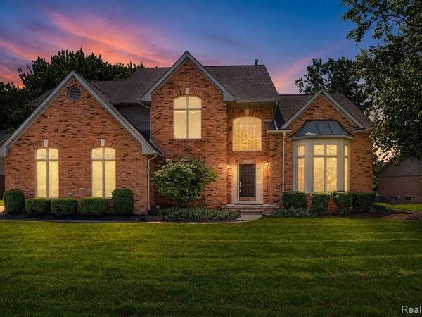 1297 Almond Drive, Troy, MI 48098