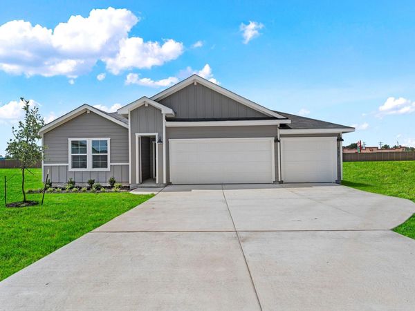 137 Union Pacific DR , Cedar Creek, TX 78612