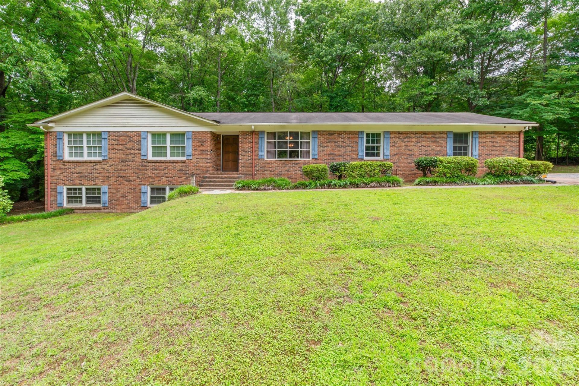 1735 Saddlewood Drive, Fort Mill, SC 29715 Main Photo