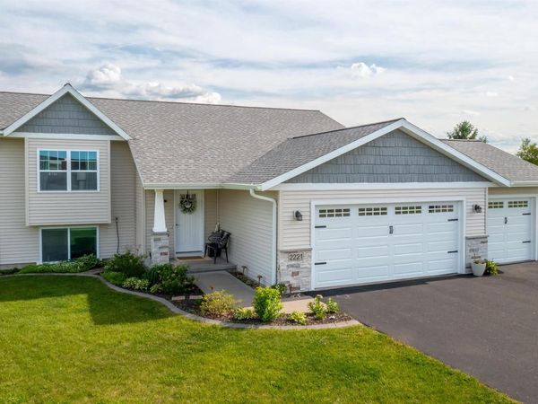 2221 POND VIEW PLACE, Kronenwetter, WI 54455
