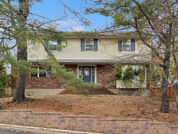 1 Squire Lane , Kings Park, NY 11754