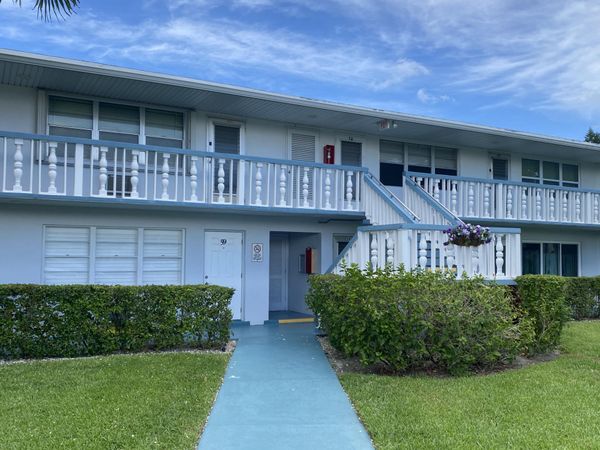 71 Berkshire, Unit 71, West Palm Beach, FL 33417