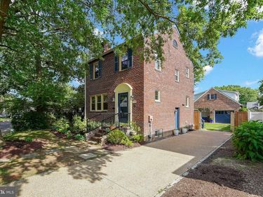 211 E UHLER AVENUE, ALEXANDRIA, VA 22301