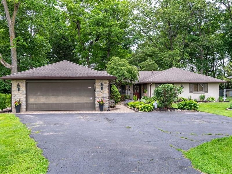 5049 W Enon Road, Fairborn, OH 45324 Photo 4