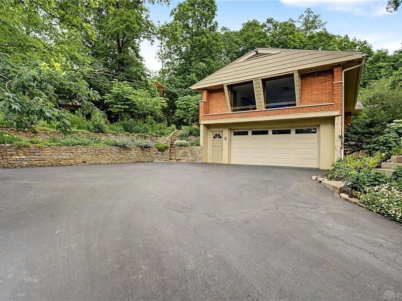 751 Laurelwood Road, Dayton, OH 45419 Photo 2