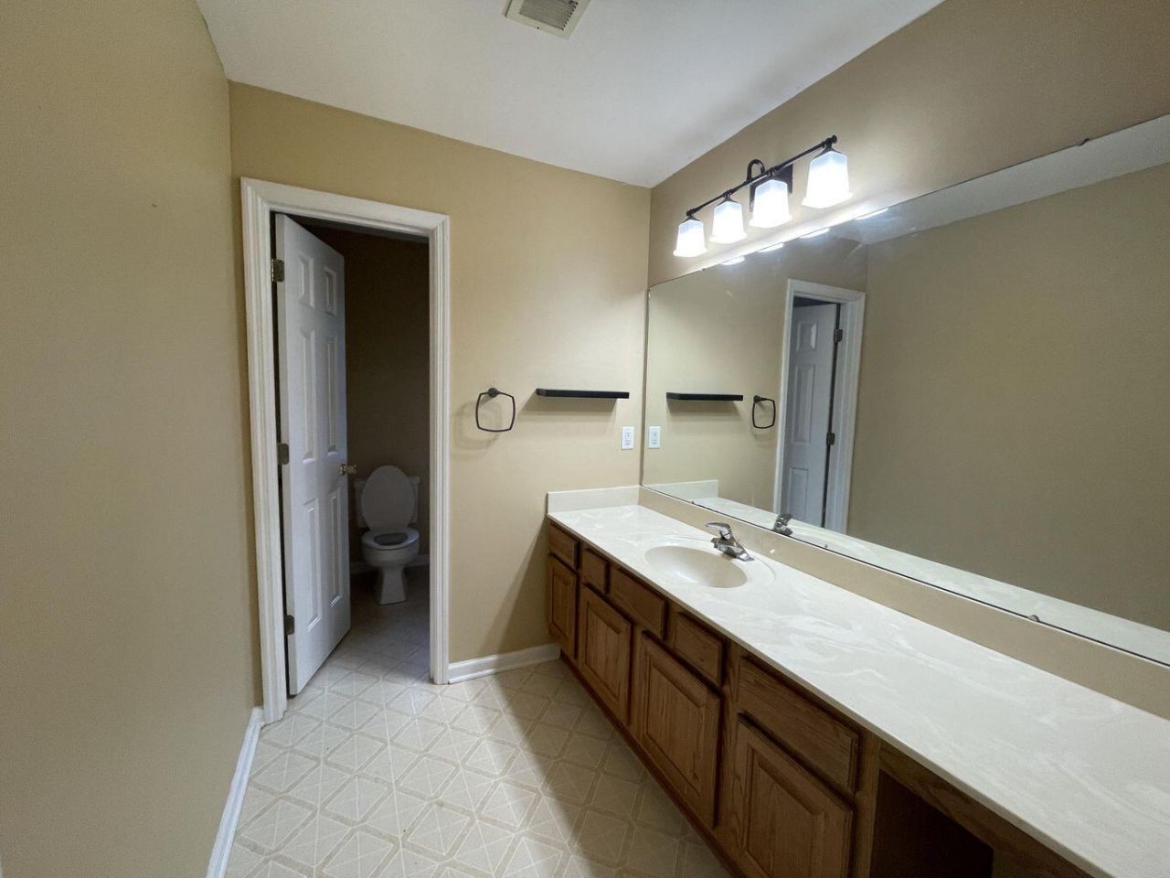 102 Adthan Circle Photo 12