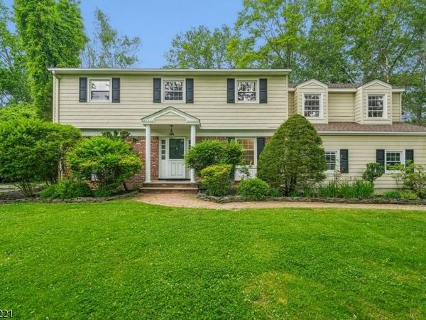 19 Colonial Way, New Providence, NJ 07974
